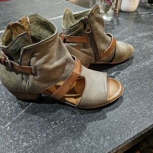 Miz Mooz sandal